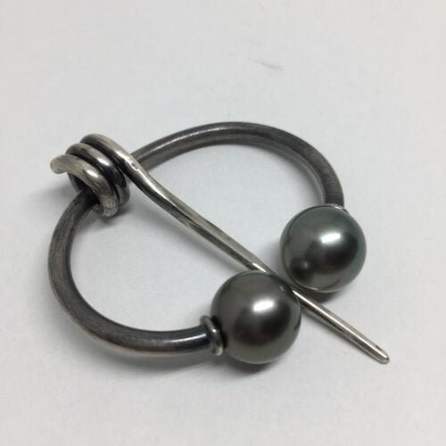 Penannular Shawl Pin - Tahitian Pearls/Dark Gray