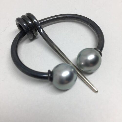 Penannular Shawl Pin - Tahitian Pearls/Light Gray